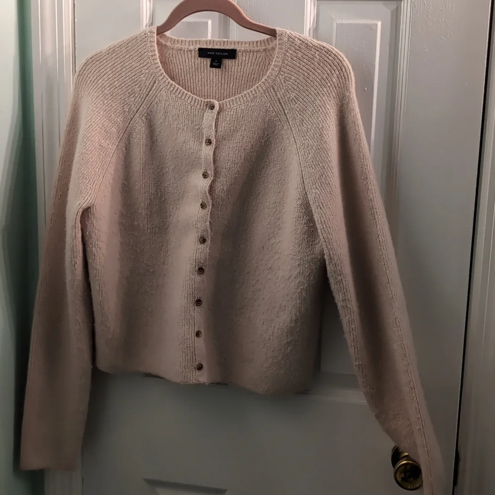 Ann Taylor Soft Light Pink Knit Sweater - Picture 1 of 9